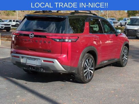 Used 2023 Nissan Pathfinder Platinum image 5
