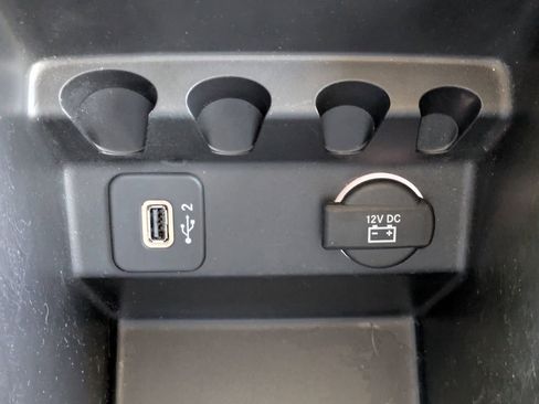 Used 2020 Jeep Cherokee Trailhawk w/ Technology Group image 32