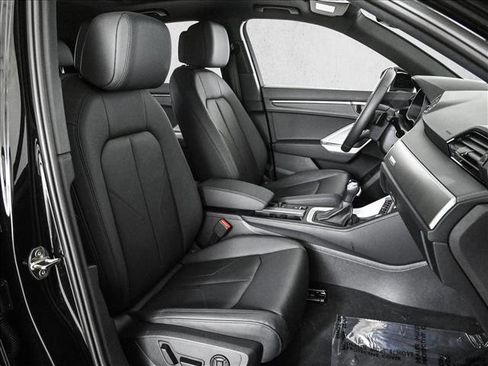 Certified 2025 Audi Q3 2.0T Premium w/ Convenience Package AWD/4WD image 22