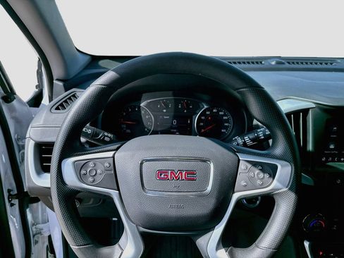 Used 2024 GMC Terrain SLE w/ Driver Convenience Package FWD image 13