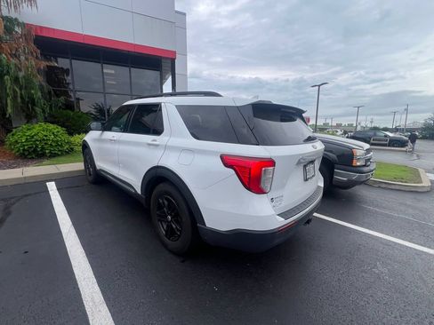 Used 2020 Ford Explorer XLT w/ Class III Trailer Tow Package AWD/4WD image 3