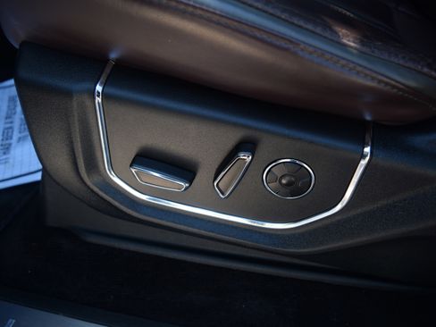 Used 2017 Ford F150 Platinum w/ Equipment Group 701A Luxury image 19