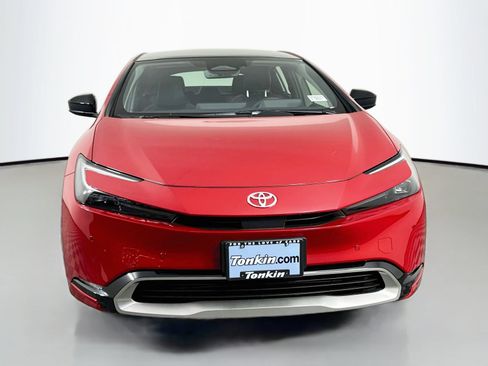 New 2026 Toyota Prius Plug-In Hybrid FWD image 2