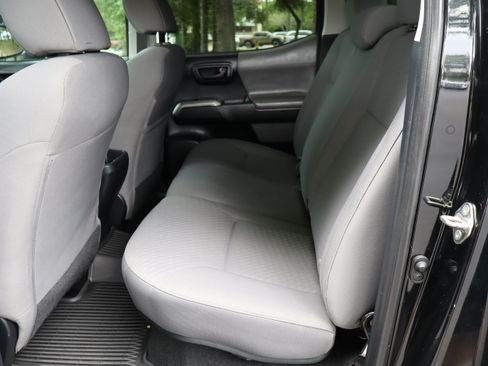Used 2020 Toyota Tacoma SR5 w/ SR5 Appearance Package (SM) RWD image 40