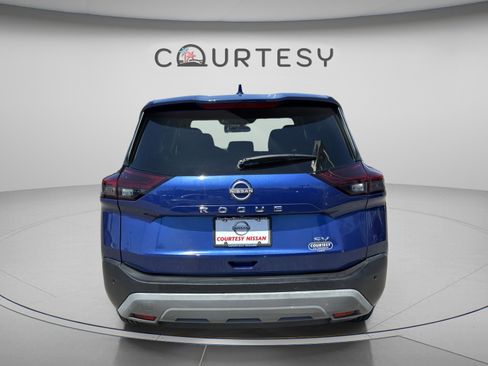 Certified 2022 Nissan Rogue SV FWD image 6