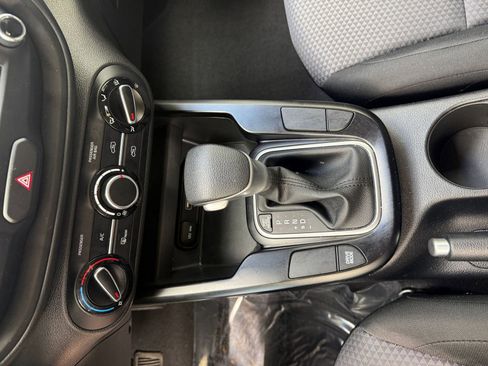 Used 2025 Kia Soul LX w/ LX Technology Package image 36