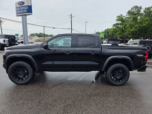 Used 2023 Chevrolet Colorado Trail Boss w/ LPO, Dark Essentials Package AWD/4WD image 5