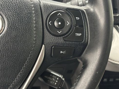 Used 2018 Toyota RAV4 Limited image 23