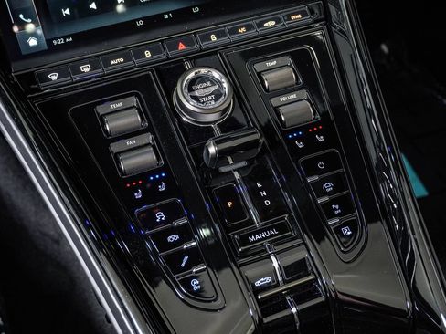 Used 2024 Aston Martin DB12 Convertible RWD image 31