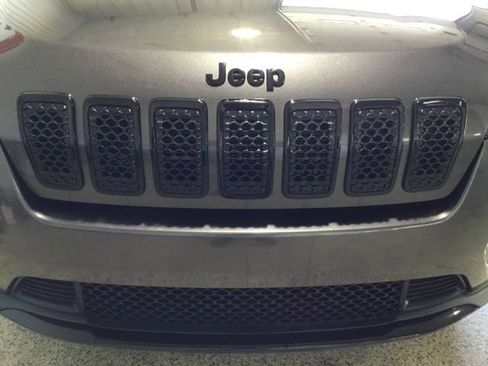 Used 2019 Jeep Cherokee Latitude Plus AWD/4WD image 21