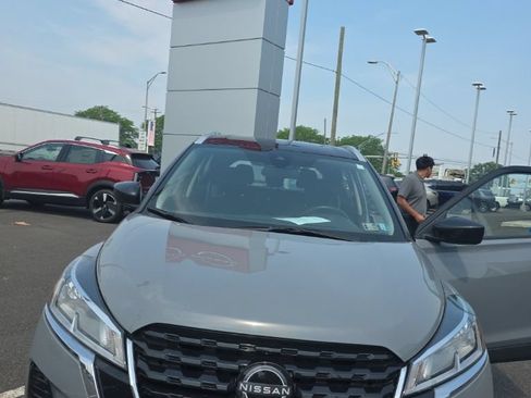 Used 2023 Nissan Kicks SV FWD image 24