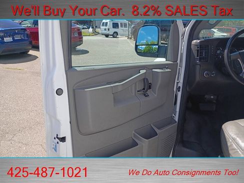 Used 2017 Chevrolet Express 2500 RWD image 9