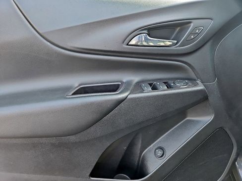 Used 2021 Chevrolet Equinox LT image 13