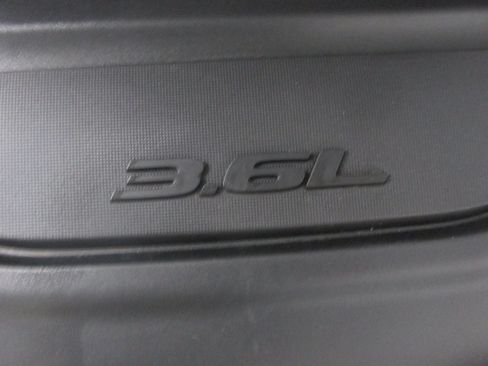 Used 2023 Chrysler Pacifica Touring-L FWD image 41