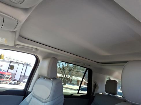 Used 2025 Ford Expedition Active image 10