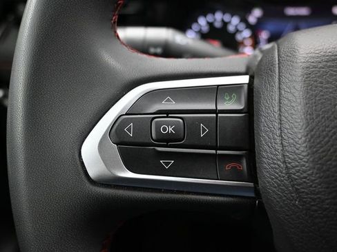 Used 2025 Jeep Compass Trailhawk image 27