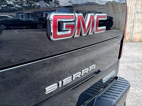 Used 2022 GMC Sierra 1500 Elevation w/ Elevation Premium Package AWD/4WD image 10