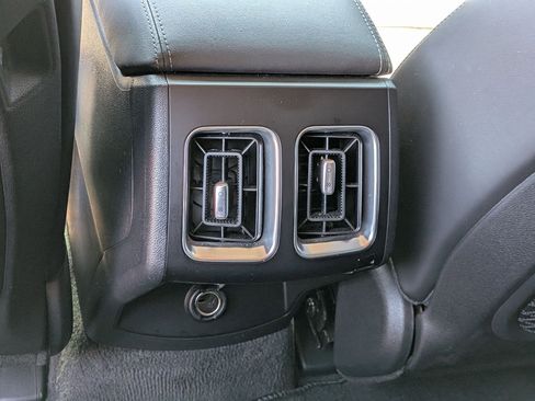 Used 2025 Kia Sorento S FWD image 24