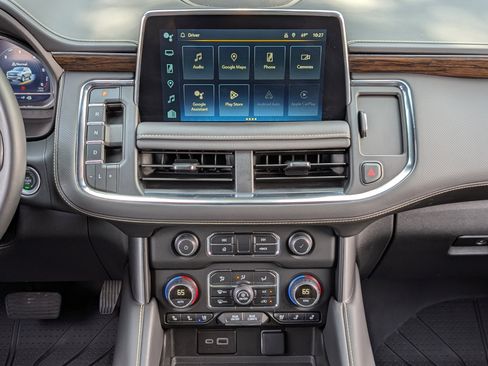 Used 2024 Chevrolet Tahoe Premier w/ Premium Package RWD image 27