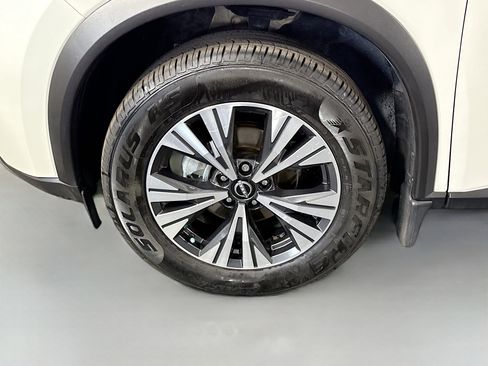 Used 2023 Nissan Rogue SV FWD image 38