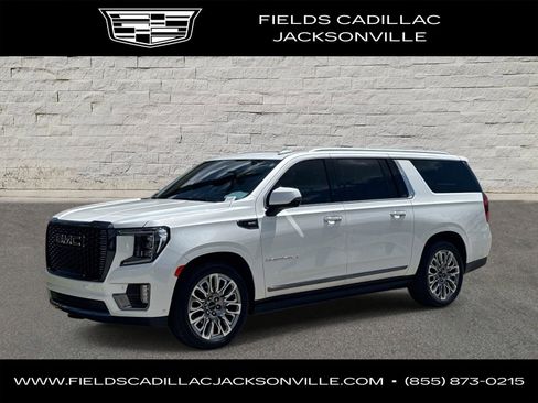 Used 2023 GMC Yukon XL Denali Ultimate AWD/4WD image 1