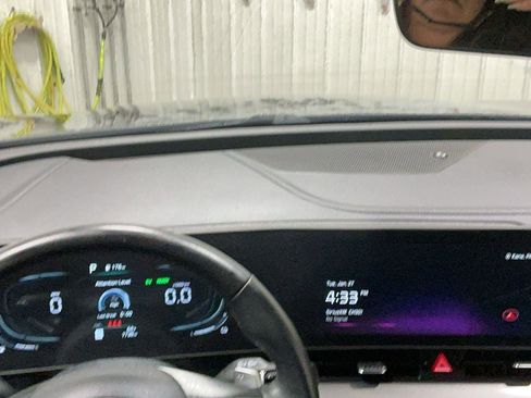 Used 2024 Kia Sportage EX image 23