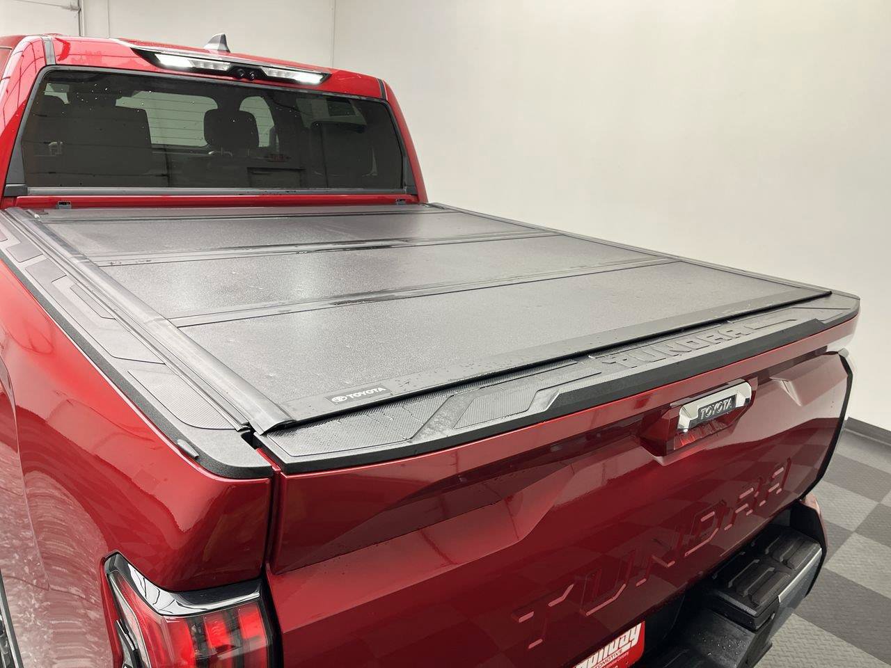 Used 2025 Toyota Tundra Limited AWD/4WD image 30