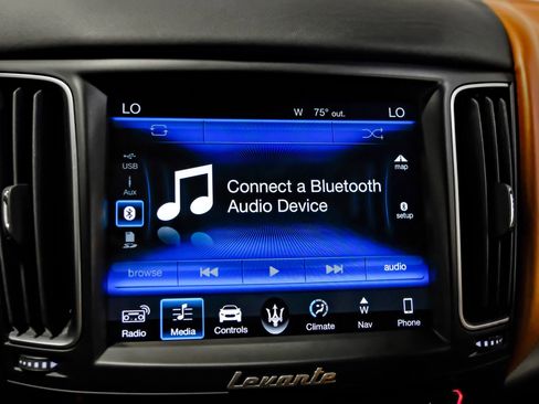 Used 2018 Maserati Levante GranLusso AWD/4WD image 21
