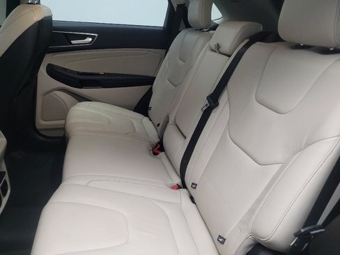 Used 2018 Ford Edge Titanium w/ Technology Package image 18