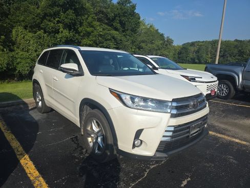 Used 2018 Toyota Highlander Limited w/ Protection Package #3 AWD/4WD image 3