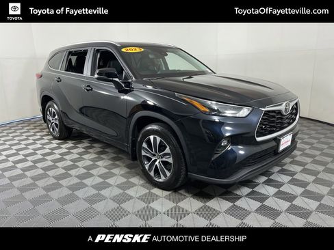 Used 2023 Toyota Highlander XLE image 20