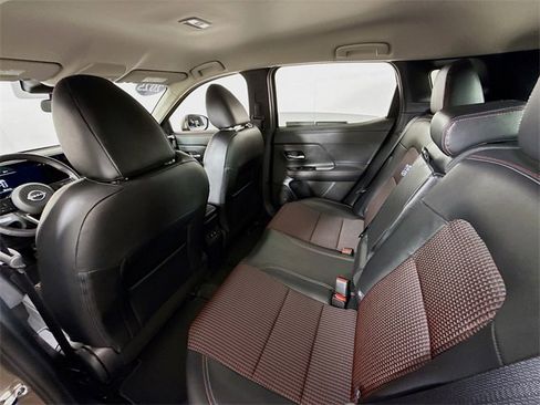Certified 2025 Nissan Kicks SR image 10
