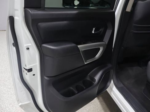 Used 2020 Nissan Titan SV w/ SV Convenience Package AWD/4WD image 17