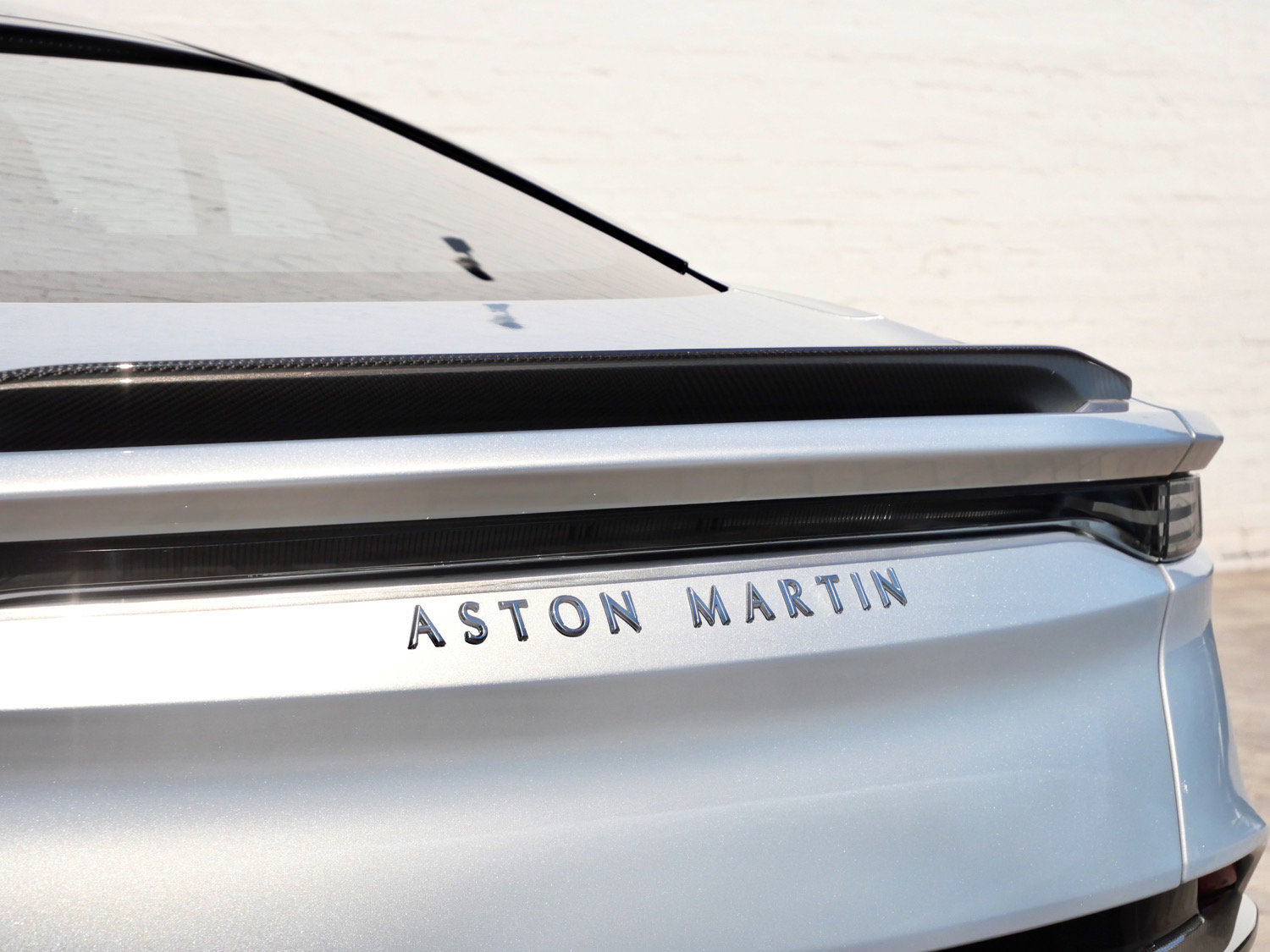 Used 2021 Aston Martin DBS Superleggera RWD image 8