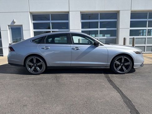 Used 2023 Honda Accord Sport image 3