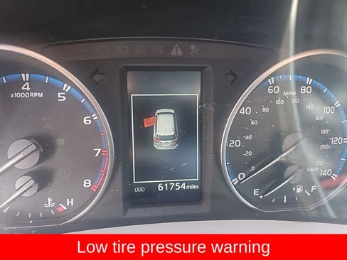 Used 2018 Toyota RAV4 XLE image 14