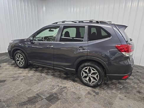 Used 2019 Subaru Forester Premium image 4