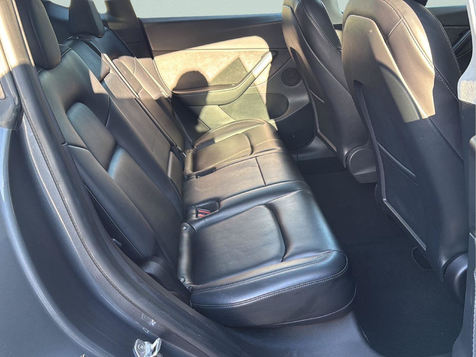 Used 2022 Tesla Model Y Long Range AWD/4WD image 26