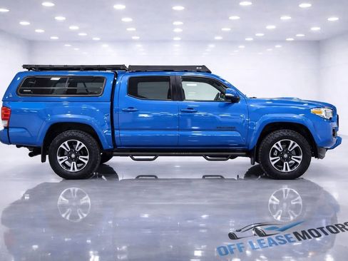 Used 2017 Toyota Tacoma TRD Sport w/ Premium & Technology Package image 6