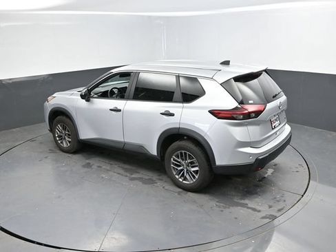 Used 2024 Nissan Rogue S AWD/4WD image 42