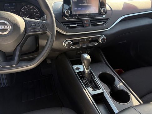 Used 2023 Nissan Altima 2.5 S FWD image 18