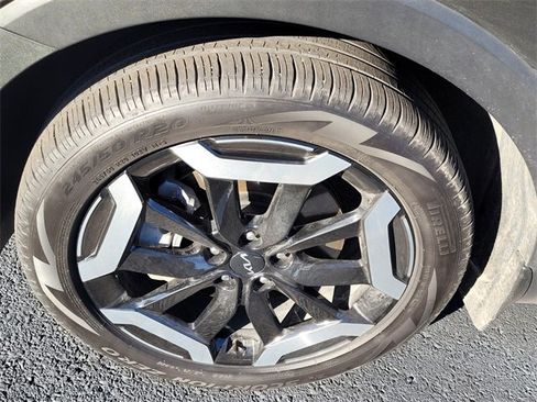 Used 2024 Kia Telluride S w/ S Sunroof Package image 4