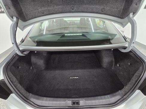 Used 2024 Nissan Altima 2.5 S FWD image 17