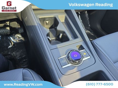 New 2026 Volkswagen Tiguan SE image 16