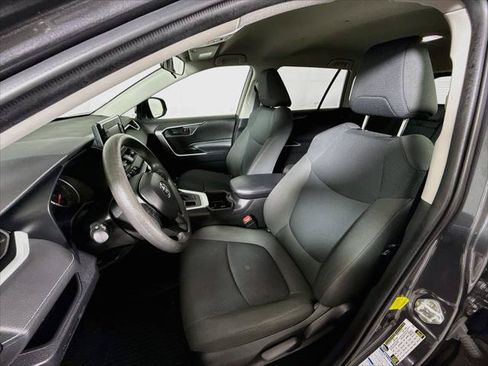 Certified 2022 Toyota RAV4 LE AWD/4WD image 11