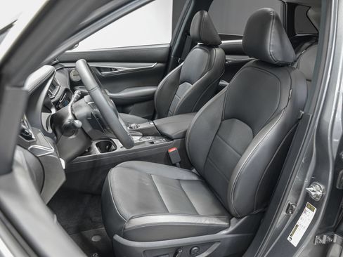 Used 2025 INFINITI QX50 Luxe AWD/4WD image 16