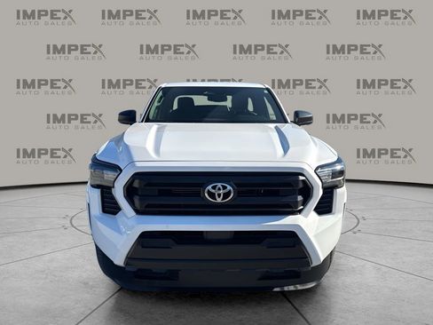Used 2024 Toyota Tacoma SR image 8