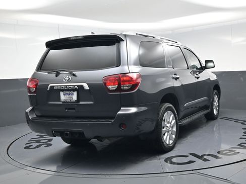 Used 2020 Toyota Sequoia Platinum image 9
