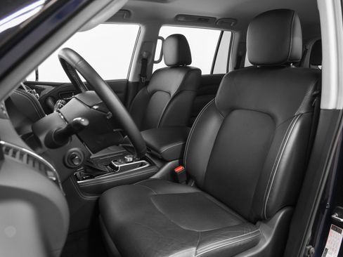 Used 2024 INFINITI QX80 Luxe w/ Cargo Package image 5