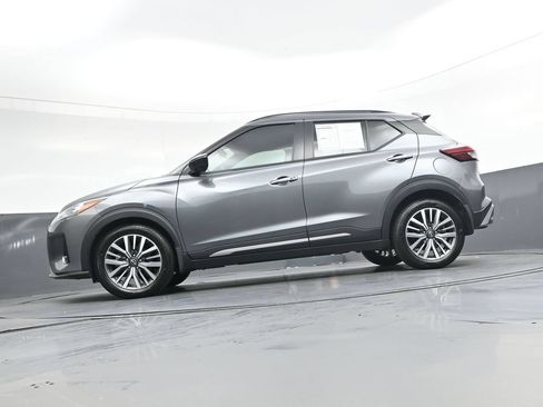 Used 2023 Nissan Kicks SR w/ SR Premium Package FWD image 49